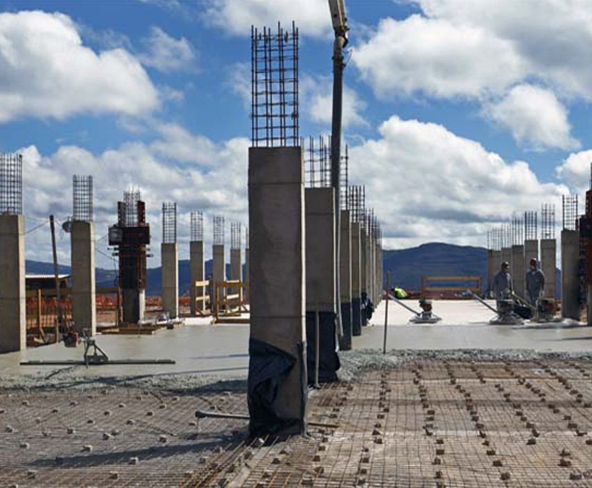 Structural column framing by professional framing contractors near me ensuring strength and accuracy